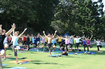 Benessere e natura, perché praticare yoga al parco?